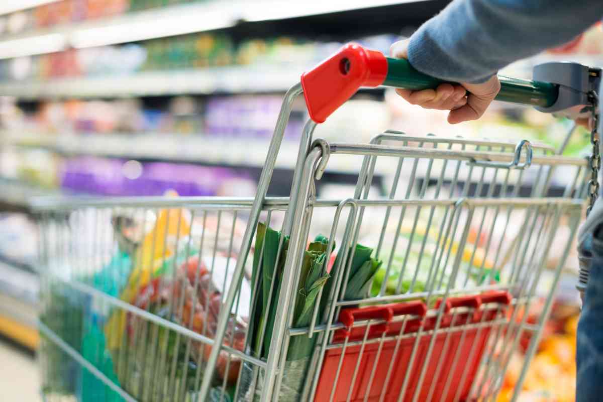 To cut your supermarket receipt in half, avoid these mistakes with kids and shelves. We all make them