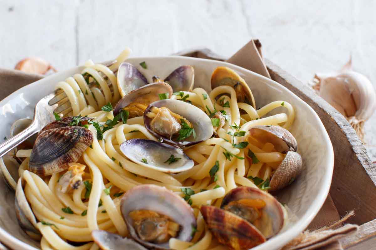 spaghetti alle vongole in verde ricetta