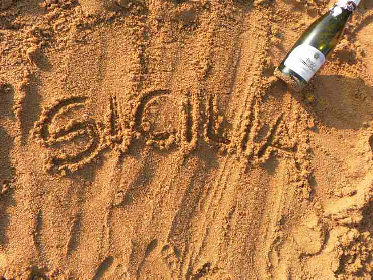 Sicilia spiaggia in primavera