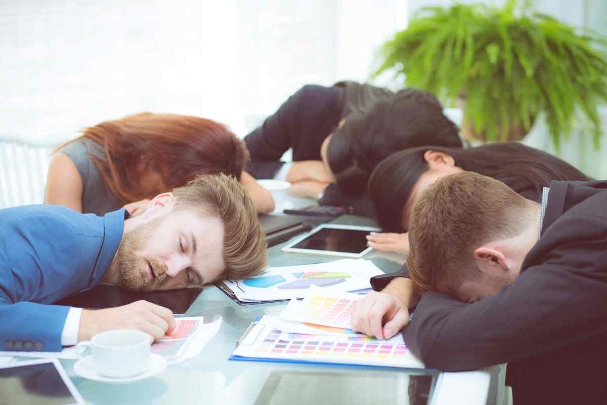 lavoro noioso dormire